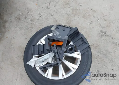 2018 Volkswagen Tiguan 2.0T S z USA, uszkodzony, nr VIN 3VV1B7AX8JM042838